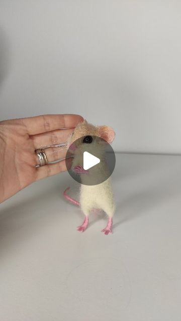 Amigurumi Patterns, Funny Needle Felted Animals, Needle Felting Mouse Tutorial, Felting Animals Easy, Needle Felting Diy Tutorials Free, Felt Crafts Animals, Needle Felted Mouse Tutorial, How To Felt Animals, Needle Felt Mouse