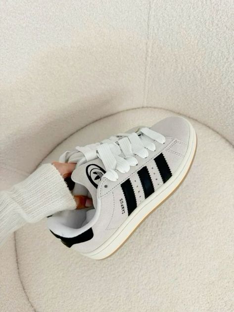 Addias Shoes, Adidas Campus Shoes, Campus Shoes, Campus 00, Pretty Sneakers, Skor Sneakers, Shoes For School, Addidas Shoes, Back To School Shoes