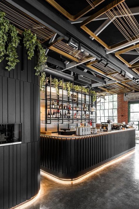 Bar Design Restaurant Lounge Modern, Bar Wall Design Restaurant, Warehouse Interior Design Industrial, Bar Inspiration Restaurant, Restobar Interior Design, Dark Restaurant Interior, Vintage Restaurant Interior, Bar Design Restaurant Lounge, Trendy Restaurant Design