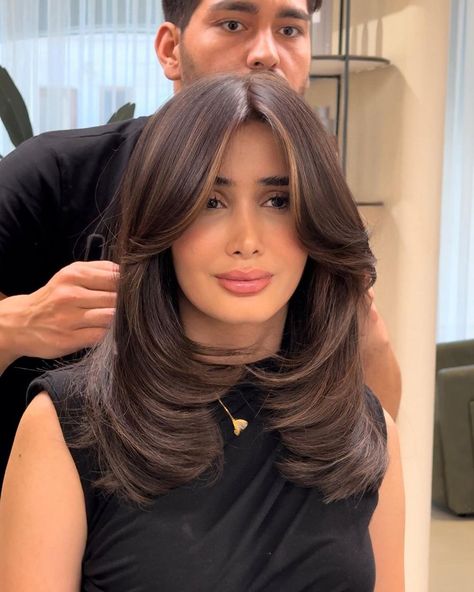 Volume Haircut, Haircuts For Medium Length Hair, Extension Hair, Layered Haircuts For Medium Hair, Medium Layered Hair, Silver Hair Color, Hairstyles For Layered Hair, Medium Length Hair With Layers, Shoulder Length Hair Cuts