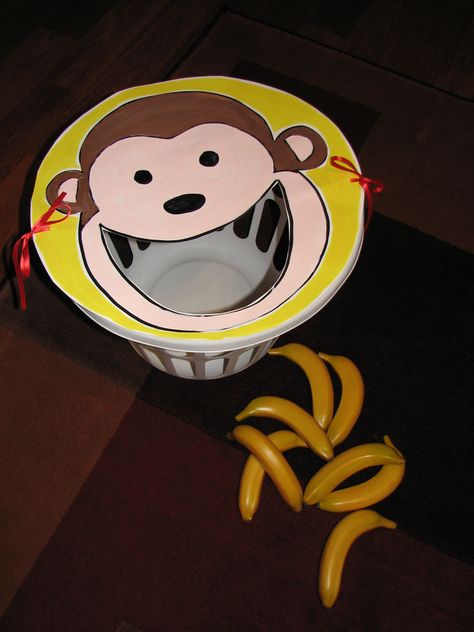 "Feed the _____" Game - make an animal face out of poster board and tie onto the top of a round laundry basket  Use fake food to toss in! Zoo Themed Games, Jungle Themed Games, Monkey Activities For Preschool, Jungle Party Games, Monkey Activities, Preschool Jungle, Zoo Preschool, Monkey Banana, Monkey Crafts