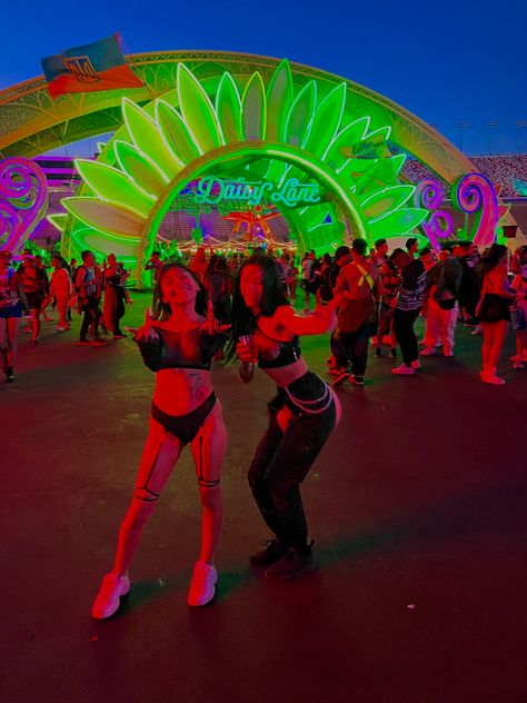 Rave edm edc Las Vegas edc2022 EDCLV Daisy lane Las Vegas, Los Angeles, Angeles, Ravecore Aesthetic, Edm Festival Aesthetic, Plur Aesthetic, Edc Aesthetic, Raver Aesthetic, Rave Lifestyle