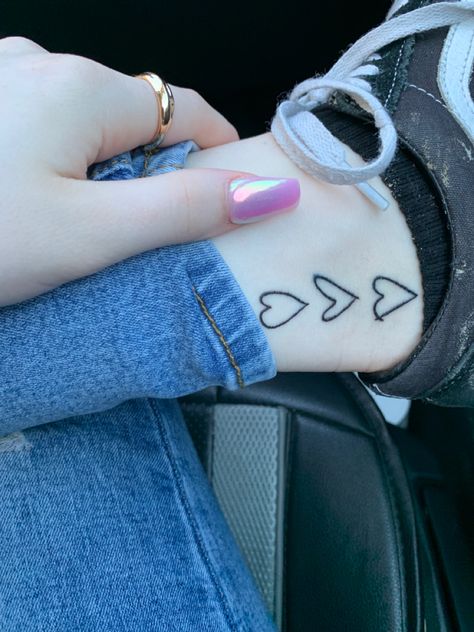 Tattoos For Siblings Symbols, Simple Siblings Tattoo, Sibling Heart Tattoos For 3, Siblings Heart Tattoo, Triplet Tattoos Siblings, Cool Matching Sibling Tattoos, Small Tattoo Ideas Siblings, Tattoo Ideas To Represent Siblings, Friend Matching Tattoos For 3