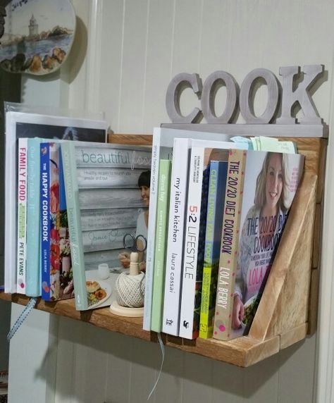 Kitchen Cookbook Display, Kitchen Cookbook Storage, Kitchen Cookbook Shelf, Kitchen Wall Shelf Ideas, Shelving In Kitchen, Cookbook Display, Cookbook Organization, Cookbook Storage, Kitchen Decor Hacks