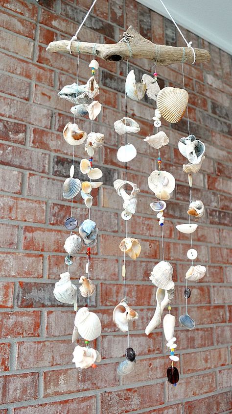 Strand Decor, Seashell Wind Chimes, Carillons Diy, Make Wind Chimes, Hantverk Diy, Deco Marine, Shell Wind Chimes, Driftwood Diy, Diy Dekor