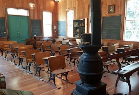 One Room Schoolhouse, Museum Ideas, Historical Buildings, School House, Vintage School, Lake Forest, Cultural Heritage, Historic Buildings, Orange County