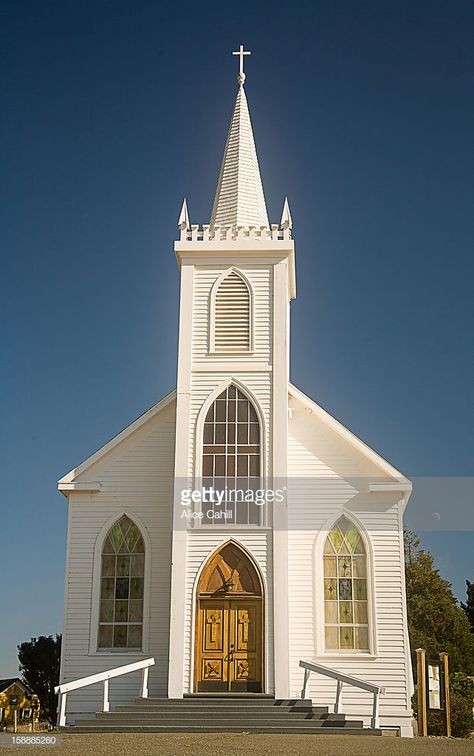 Abandoned Churches, Religious Architecture, Church Christian, Church Images, Country Churches, Old Country Churches, Church Pictures, Beautiful Churches, Positive Things