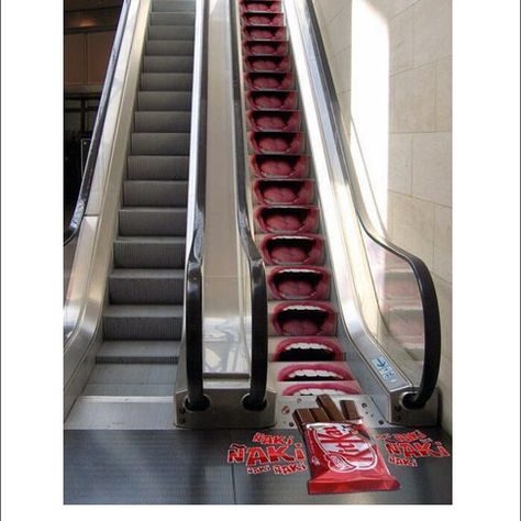 Popon | Image Gallery | Kit Kat Floor Graphics Guerilla Marketing Examples, Guerrilla Advertising, Guerrilla Marketing, Clever Advertising, Floor Graphics, 광고 디자인, Experiential Marketing, Street Marketing, Viral Marketing