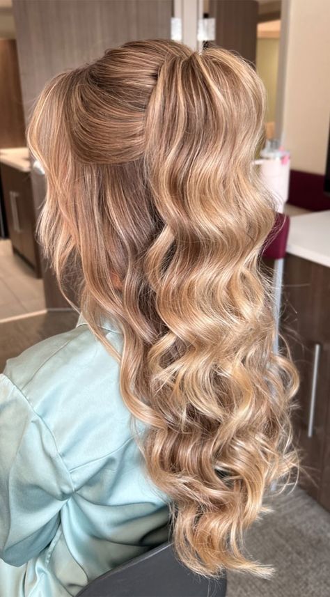 Simple Hairstyles For A Party, Prom Hair Up And Down, Up Do Hair Ideas For Prom, Bridesmaid Hair Half Up Ponytail, Simple Prom Half Up Half Down, Aesthetic Hairstyles Prom, Half Up Half Down Hair With Accessories, Glad Up Half Down Prom Hair, Hair Styles For A Dance Schools