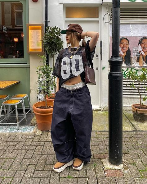 Fits of the Week Back again with some of our favorite outfits from the community this week. #highstreetvision Aesthetic Printemps, Mode Grunge Hipster, Outfits Baggy, Street Wear Outfits, Streetwear Fits, Baggy Clothes, Jersey Outfit, Ropa Diy, Streetwear Fashion Women