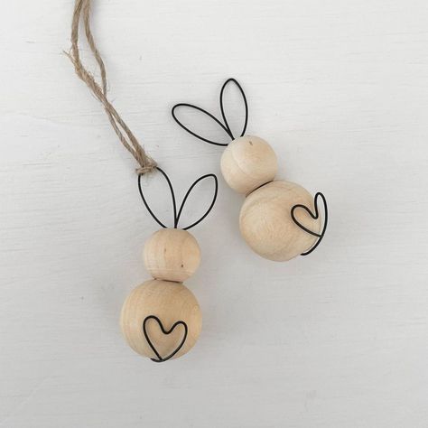 Diy Osterschmuck, Cactus Craft, Christmas Gift Baskets Diy, Wood Beads Diy, Easter Craft Decorations, Diy Ostern, Candy Crafts, Spring Easter Crafts, Easter Bunny Crafts