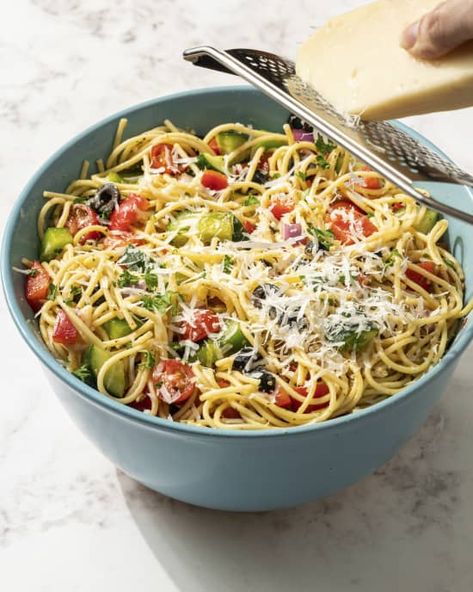 Spaghetti Salad Recipe (Easy & Cold, With Fresh Veggies) | Kitchn Popular Pasta Recipes, Spaghetti Salad, Make Ahead Salads, Vinaigrette Salad Dressing, Salsa Fresca, Vinaigrette Salad, Easy Cold, Salad Easy, Easy Salad Recipes