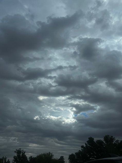 Moody Sky Aesthetic, Cloudy Skies Aesthetic, Blue Weather Aesthetic, Dark Cloudy Sky Aesthetic, Gloomy Sky Aesthetic, Grunge Scenery, Cloudy Dark Sky, Cloudy Day Aesthetic, Reference Lighting