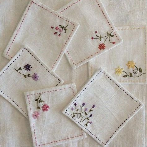 Handkerchief Embroidery, Pola Manik, Pola Bordir, Hand Embroidery Patterns Flowers, Hand Embroidery Videos, Embroidered Napkins, Pola Sulam, Hand Embroidery Projects, Embroidery Transfers