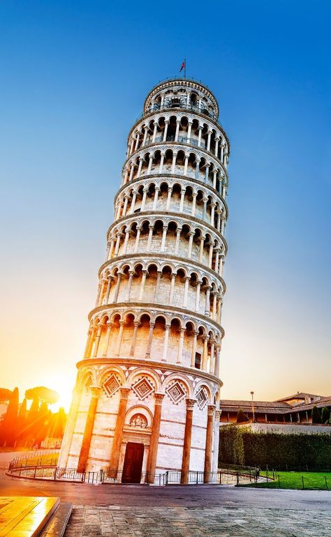 20 Incredible Landmarks in Italy. Make a wish at this landmark in Rome, and you’re sure to return one day. #italytravel #italian #history #rome #colosseum Customize Phone, Best Places In Italy, The Leaning Tower Of Pisa, Pisa Italy, Tower Of Pisa, Places In Italy, Beautiful Travel Destinations, Voyage Europe, Destination Voyage