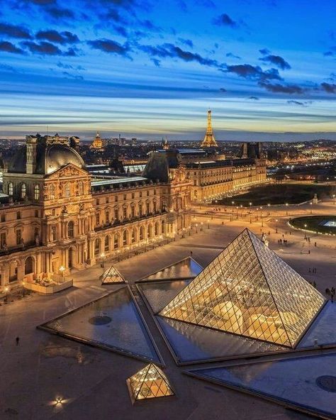 Louvre Pyramid, Paris Landmarks, Museum Photography, France City, France Aesthetic, Paris Pictures, Voyage Europe, France Photos, Louvre Paris