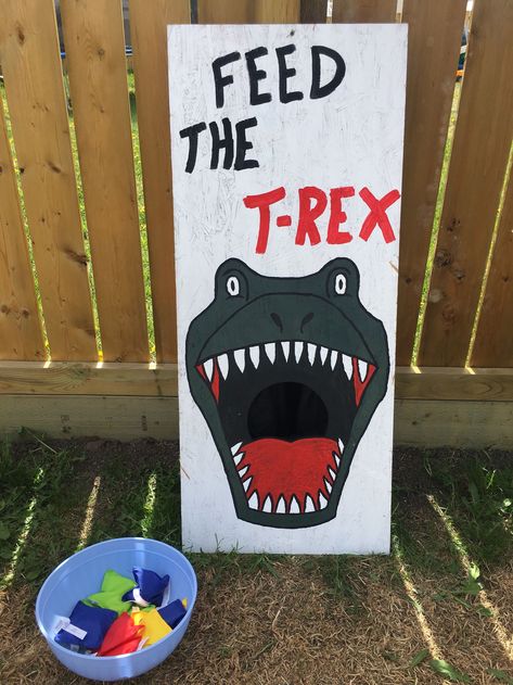 Festa Jurassic Park, Dinosaur Birthday Theme, Jurassic Park Birthday, Party Dinosaur, Dinosaur Birthday Party Decorations, Dinosaur Dinosaur, Dinosaur Themed Birthday Party, Dino Birthday Party, Crafts Preschool