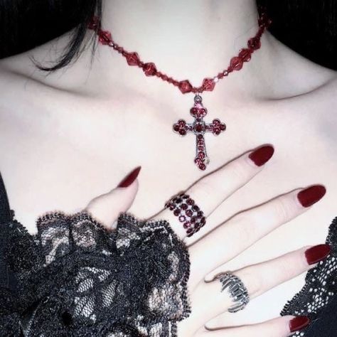 Human Vampire Aesthetic, Gothic Aesthetic Vampire, Jewelry Aesthetic Goth, Vampire Aesthetic Modern Clothes, Vampire Style Aesthetic, Glam Goth Aesthetic, Vamp Goth Aesthetic, Vampire Goth Aesthetic Outfit, Vampire Gothic Aesthetic