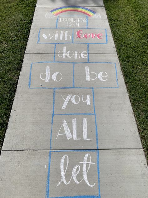 Side Walk Chalk Ideas, Chalk Art Quotes, Driveway Chalk, Chalk Quotes, Driveway Art, Sidewalk Chalk Games, Chalk Activities, Fun Chalk Art, Walk Idea