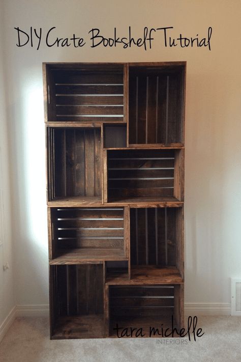 A wooden crate shelf is a unique and stylish way to display your belongings. They're also a great way to add extra storage space to your home #DIY #HomeDecor #InteriorDesign Wooden Crate Shelves, Diy Wooden Crate, Crate Bookshelf, Diy Crate, Diy Regal, Room Organization Diy, Backyard Storage, Crate Shelves, Bookshelves Diy