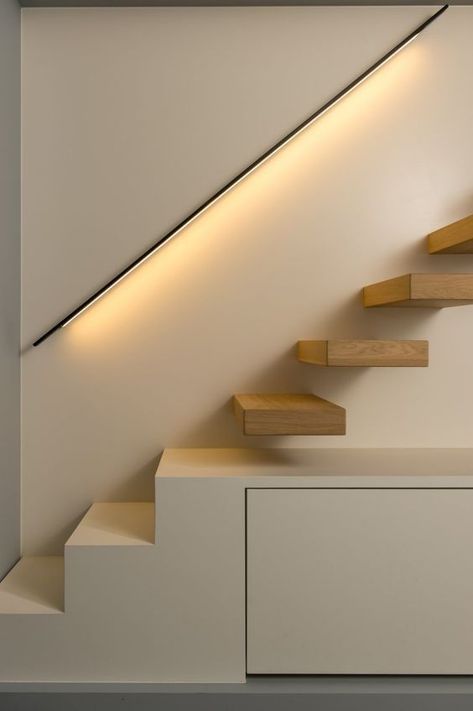 Factors To Consider Before Installing Stair Case Lighting - The Architects Diary Stairway Lighting Ideas, Stairs Lighting, Modern Railing, Stairway Lighting, Contemporary Stairs, Diy Staircase, Escalier Design, Metal Stairs, Exterior Stairs