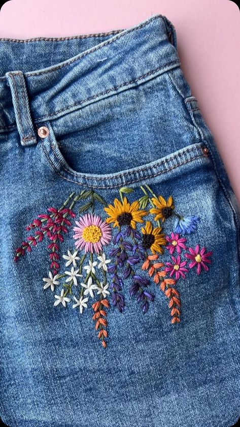 Jenny ~ Embroidery Art, Design & Crafts | Bold Blooms for spring! As you can see I’ve pulled the pocket out and inserted my embroidery hoop, this means the pocket is fully useable… | Instagram Sew Flowers, Embroidery Jeans Diy, Denim Embroidery, Learning To Embroider, New Embroidery, Embroidery Jeans, Creative Embroidery, Upcycled Fashion, Jeans Diy