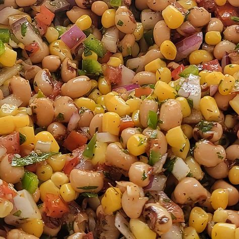 This easy, quick, and bursting with flavor black eyed pea salad is great for the holidays, is gluten free, easy to make ahead of time, and vegan! Black Eye Pea Salad, Black Eyed Pea Salad, Black Eyed Peas Recipe, Gluten Free Easy, Pea Salad Recipes, Low Oxalate, Make Ahead Salads, Black Eyed Pea, Cowboy Caviar