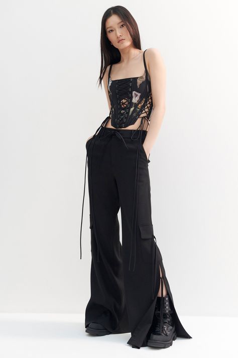 Haute Couture, Couture, Bustier Outfit, Red Leather Skirt, Fall 2023 Ready To Wear, Corset Outfit, Cargo Pants Outfit, 2023 Ready To Wear, Lace Bustier