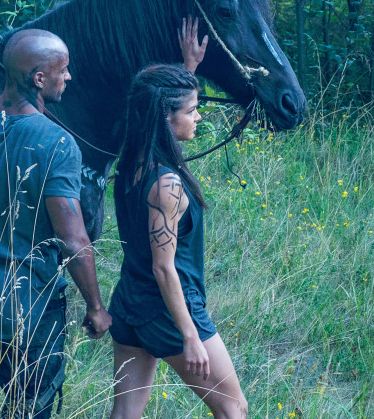 The 100 - Octavia concept tattoo Octavia And Lincoln, The 100 Grounders, Lincoln The 100, Concept Tattoo, 100 Aesthetic, Lincoln And Octavia, Ricky Whittle, The 100 Cast, Marie Avgeropoulos