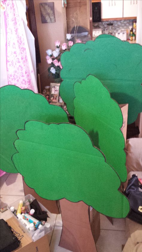 Cardboard Trees, How To Make Trees, Cardboard Props, Cardboard Tree, Tree Props, Play Props, Fairy Birthday Party, Diy Tree, Office Christmas Decorations