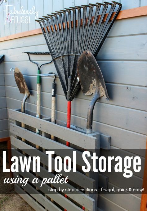 Another great use for a pallet! Get your lawn tools stored and organized with just a pallet. Outdoor Tool Storage Ideas Shed, Electric Cord Organization, Workbench Organization Ideas, Garage Laundry Area, Easy Garage Organization Ideas, Rifacimento Garage, Shed Organisation, Lawn Tool Storage, Do It Yourself Garage