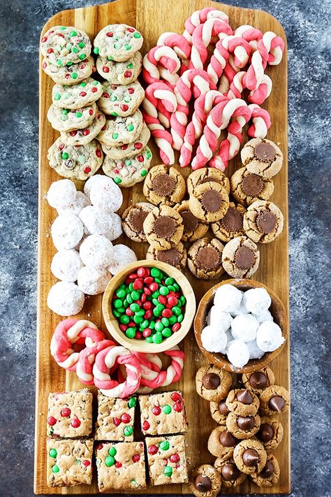 Best Christmas Cookie Recipes, Jul Mad, Best Christmas Cookie Recipe, Decoration Patisserie, Christmas Cookie Recipes, Decorações Com Comidas, Best Christmas Cookies, Christmas Party Food, Christmas Snacks