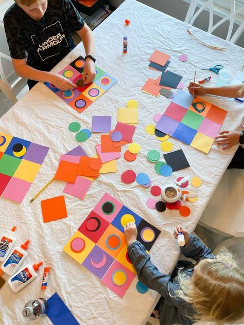 Simple Art Activity, Circles Art, Montessori Art, Circle Crafts, Kandinsky Art, Colorful Paper, Preschool Art Activities, Art Activity, Aktivitas Montessori