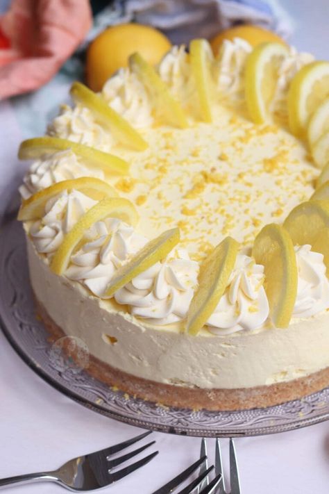 Lemon Cheese Cake, Meringue Cheesecake, Cheesecake Lemon, No Bake Vanilla Cheesecake, Orange Mousse, Lemon Meringue Cheesecake, Cake Orange, Lemon Cheesecake Recipes, Biscoff Cheesecake