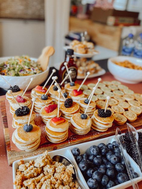 Breakfast Brunch Party, Brunch Bites, Bridesmaid Brunch, Steven Khalil, Girls Brunch, Breakfast Party, Baby Shower Brunch, Birthday Brunch, Snacks Saludables