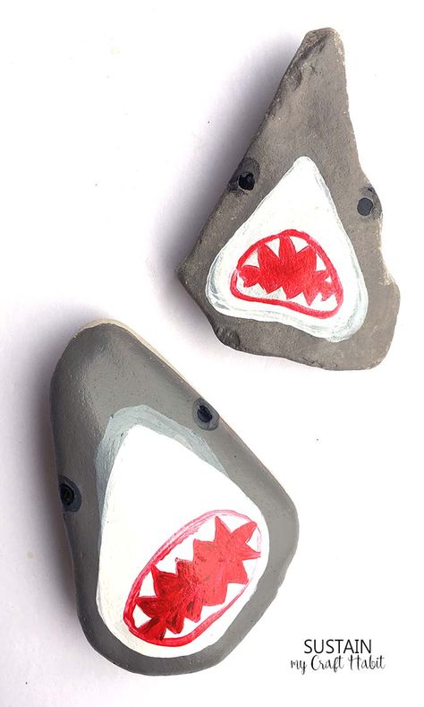 Rock Kunst, Shark Painting, Rock Painting Tutorial, Painted Rocks Kids, Painted Rocks Craft, Painted Rocks Diy, Rock Painting Ideas Easy, Rock Painting Patterns, Learn How To Paint