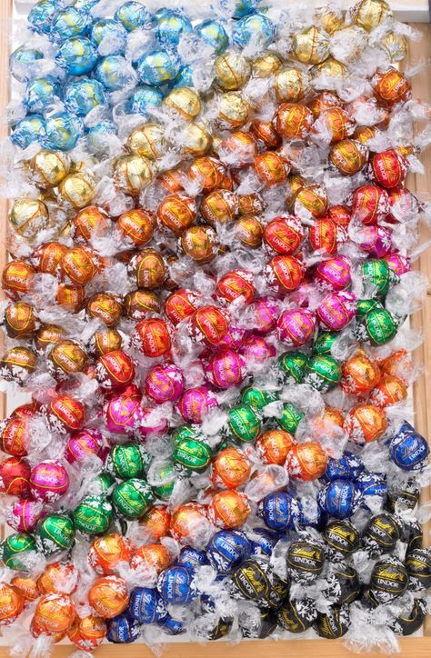 Lindt Chocolates Essen, Lindt Chocolate Truffles, Lindt Truffles, Chocolate Lindt, Pinata Fillers, Lindt Lindor, Lindt Chocolate, I Love Chocolate, Chocolate Sweets