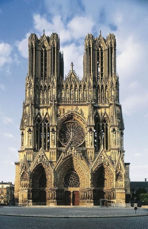 Gothic Architecture Cathedral Architecture, Religious Architecture, Gothic Architecture Characteristics, Cathedral Of Notre Dame, Reims Cathedral, Reims France, Gothic Buildings, Gothic Cathedrals, Gothic Church