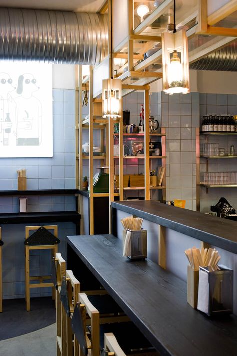 Copenhagen's hippest hound oversees the considered Japanese philosophy at design-conscious noodle bar... Noodle Shop Design, Ramen Shop Design, Japanese Interior Design Modern, Noodle Shop, Japanese Restaurant Design, Bar Counter Design, Ramen Bar, Lake House Interior, Japanese Shop