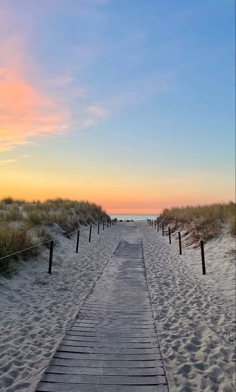 Beach Pictures With Flowers, Beach Pictures Without People, Country Beach Aesthetic, Aesthetic Beachy Pictures, Beach Sunset Wallpaper, Cute Summer Wallpapers, Beach Scenery, Pretty Beach, Pretty Landscapes