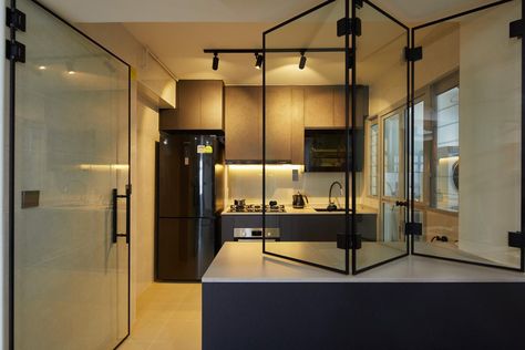 Check out this Contemporary-style HDB Kitchen and other similar styles on Qanvast. Semi Open Kitchen Design, Kitchen Ideas Singapore, Hdb Kitchen, Contemporary Kitchen Interior, Semi Open Kitchen, Kitchen Window Design, Scandi Kitchen, Scandinavian Contemporary, Singapore Interior Design