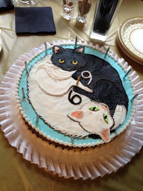 So it was my grandma's 69th birthday, I thought Reddit might enjoy the cake she made. - Imgur Crazy Cat Lady Cake, Birthday Cake For Cat, Cake Fails, Happy Birthday Cat, Funny Cake, Birthday Cakes For Women, Cakes For Women, Themed Birthday Cakes, Cat Cake