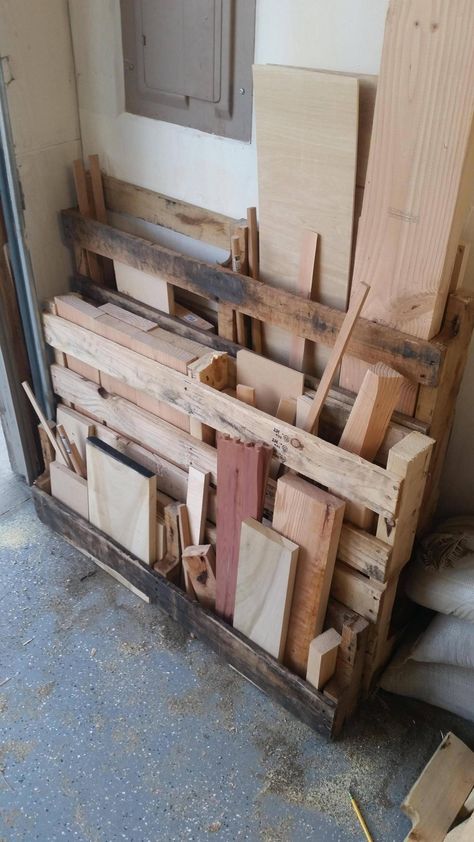 Diy Lumber Storage, Small Garage Organization, Basement Craft Rooms, Timber Storage, Lumber Storage Rack, Diy Storage Rack, Wood Storage Rack, Shed Makeover, Cardboard Recycling