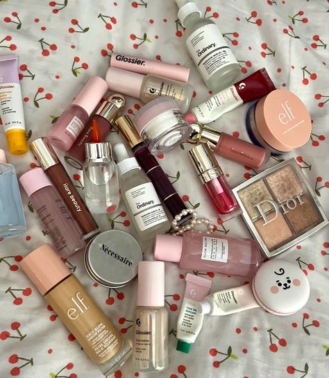 2024 Aesthetic, Makeup Bag Essentials, Glow Skin, Makeup Needs, Fancy Makeup, Pretty Skin Care, Makeup Obsession, Pink Makeup, Makeup Items