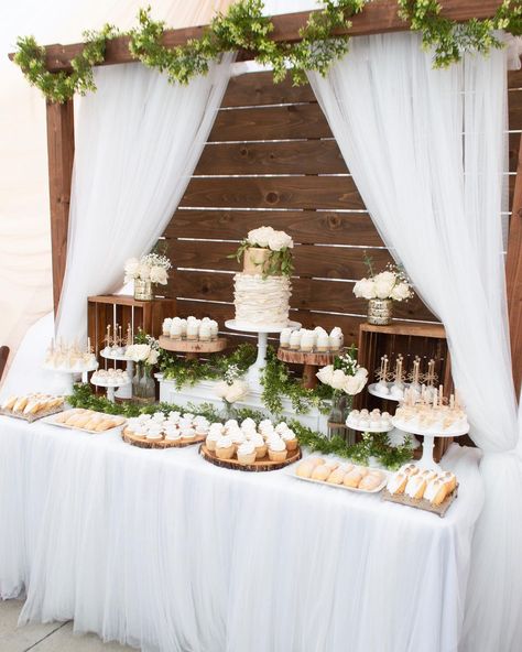 Sweet Table Decorations Wedding, Dessert Bar Wedding Display, Dessert Buffet Wedding Elegant, Pallet Dessert Table Backdrop, Treats Table Wedding, Outdoor Wedding Dessert Table Ideas, Treat Table For Wedding, Wedding Cake Table Ideas With Cupcakes, Sweet Table Set Up Ideas