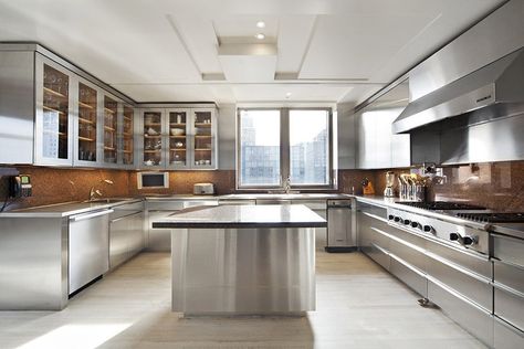 Stainless steel modern kitchen Contemporary Glass Kitchen Cabinets, Industrial Kitchen Design Stainless Steel, Million Dollar Kitchens, Chef Kitchen Home, Farmhouse Kitchen Cabinet Decor, Stainless Steel Kitchen Design, Stainless Steel Kitchen Island, Stainless Steel Kitchen Cabinets, Industrial Kitchen Island