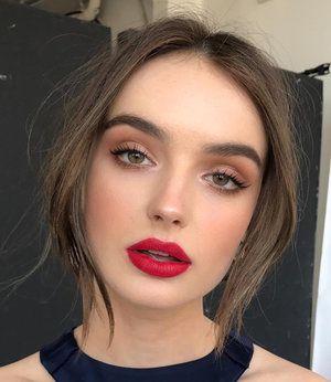 Wedding guest: makeup | HowToWearFashion.com Trucco Glam, Trucco Smokey Eye, Red Lips Makeup Look, Soft Eye Makeup, Smoky Eyeshadow, Natural Glam Makeup, Makeup 2018, Smink Inspiration, Soft Glam Makeup