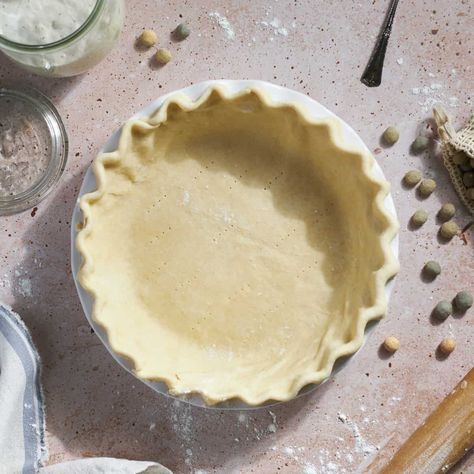 A delicious buttery and flaky recipe for Sourdough Discard Pie Crust - perfect for pies, galettes, pop tarts and more! Pie, Essen, Butter Pie Crust, Baking Pie, Butter Pastry, Pie Pastry, Hp Sauce, Homemade Pie Crust Recipe, Baking Treats