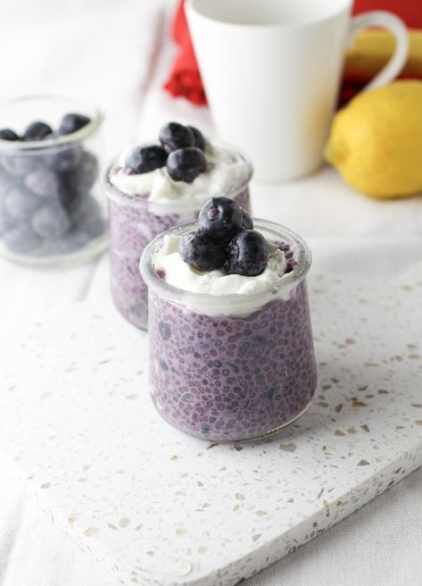 This easy overnight blueberry chia seed pudding is a nutritious option for a simple breakfast or snack. Made with whole-food ingredients. Chai Seed Pudding, Blueberry Chia Seed Pudding, Vegan Chia Seed Pudding, Chia Seeds Pudding, Overnight Chia Seed Pudding, Chai Pudding, Chia Seed Breakfast, Overnight Chia Pudding, Chia Pudding Breakfast