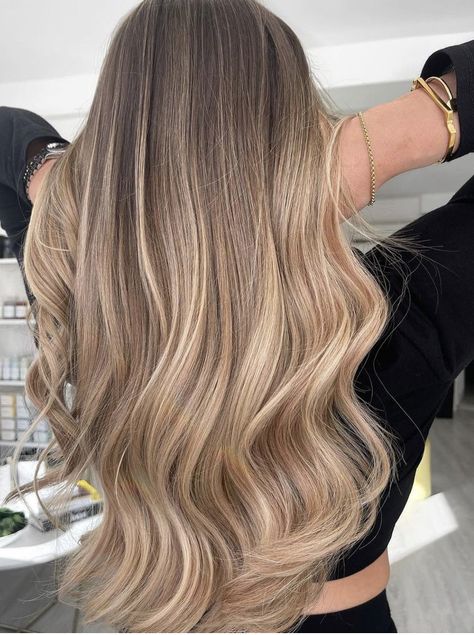 Trending Hair Color, Blonde Hair Tips, Balyage Hair, Balayage Long Hair, Baylage Hair, Beige Blonde Hair, Balayage Straight Hair, Blonde Hair With Roots, Perfect Blonde Hair